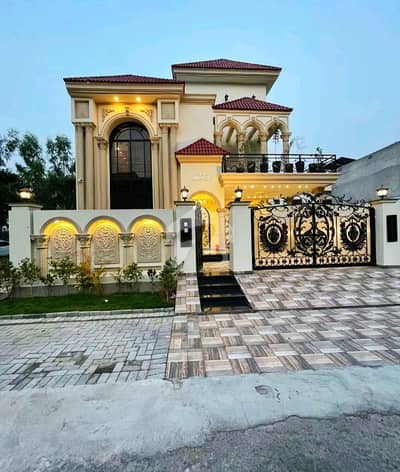 10 MARLA HOUSE IN DEVELOPED AREA WITH SOLID CONSTRUCTION AVAILABLE FOR SALE IN BAHRIA TOWN