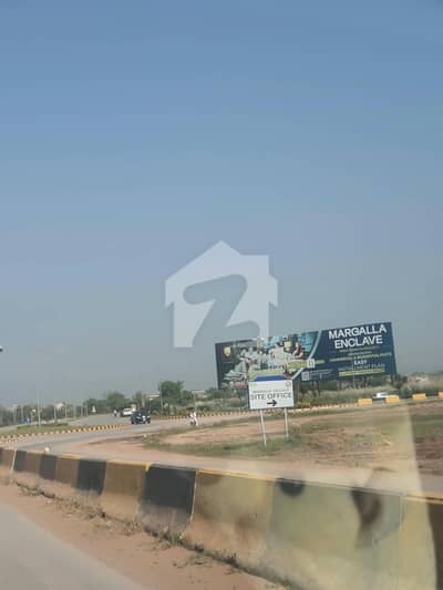 مارگلہ انکلیو مارگلہ ایونیو,اسلام آباد میں 1 کنال رہائشی پلاٹ 5.5 کروڑ میں برائے فروخت۔ مارگلہ انکلیو مارگلہ ایونیو,اسلام آباد میں 1 کنال رہائشی پلاٹ 5.5 کروڑ میں برائے فروخت۔