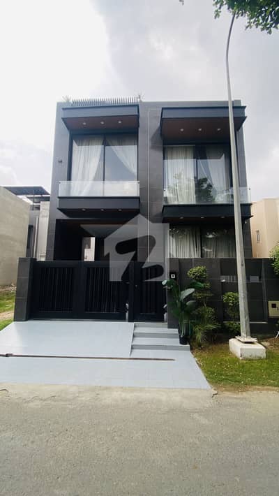 5 MARLA ULTRA Luxurious With BBq And Fireplace. Designed Home Every Inch Is Perfectly Designed For Top Notch Persons At Minimal And Affordable Price.