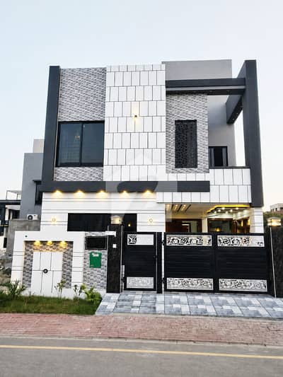 بحریہ ٹاؤن ۔ سیکٹر ایف بحریہ ٹاؤن,لاہور میں 3 کمروں کا 5 مرلہ مکان 2.2 کروڑ میں برائے فروخت۔