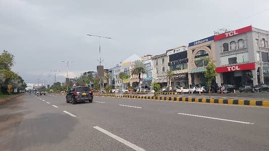 ڈی ایچ اے فیز 3 - بلاک ڈبل ایکس ڈی ایچ اے فیز 3,ڈی ایچ اے ڈیفینس,لاہور میں 8 مرلہ Studio عمارت 9.5 لاکھ میں کرایہ پر دستیاب ہے۔