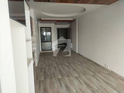 BRAND NEW UPPER PORTION OF 01 KANAL WITH SUIGAS IS AVAILABLE FOR RENT