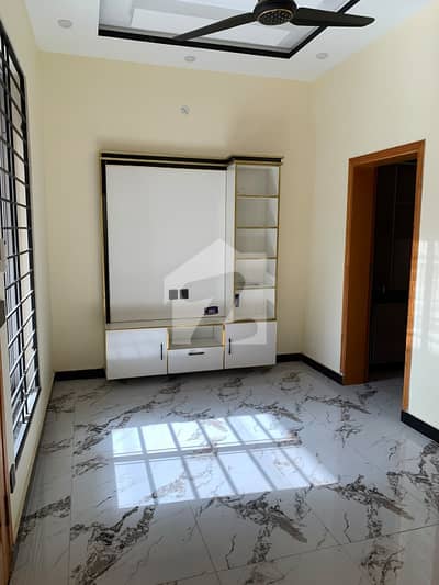Brandnew 4 Marla Upper Floor