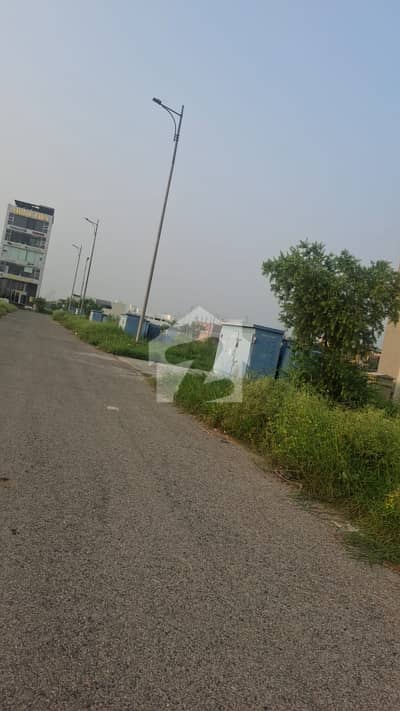 8 MARLA BRAND NEW PLAZA WITH LIFT Rental Value Rs. 8.75 Lac Per Month DHA LAHORE PHASE 8 CCA1