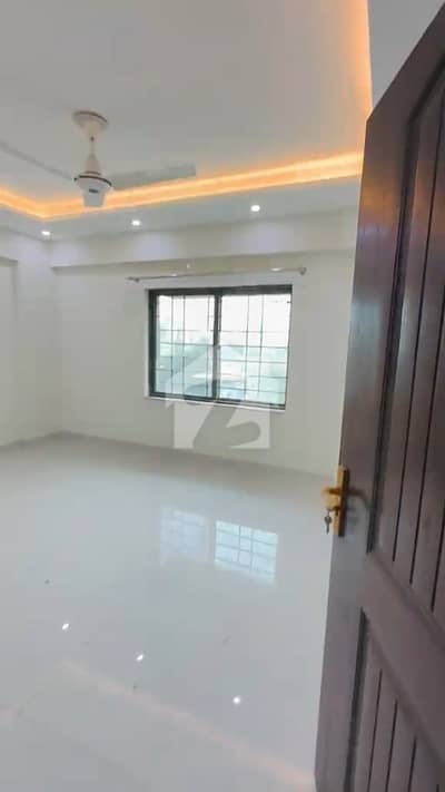 3 Bed Apartment Available For Rent in Askari 11