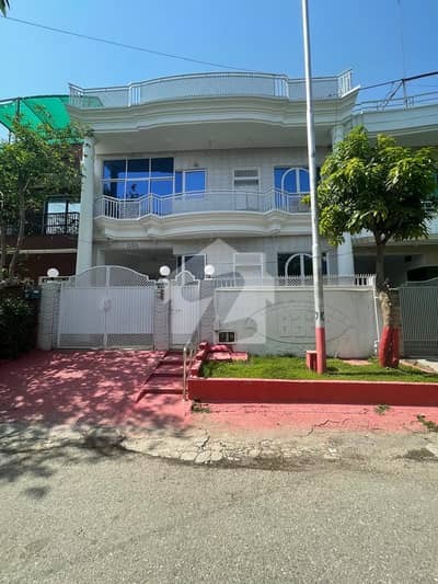 Triple Storey Reasonable Home