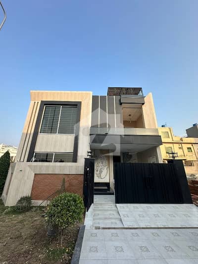 07 Marla Brand New House For Sale Available In Lake City Lahore