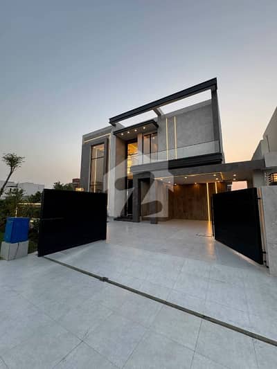 Luxury 1 Kanal Modern House Available For Rent In DHA Phase 6, Lahore!