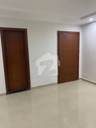 Studio Luxurey Non Furnished Appartment Avaialble For Rent At Prime Location Gulberg Green. Studio Luxurey Non Furnished Appartment Avaialble For Rent At Prime Location Gulberg Green.