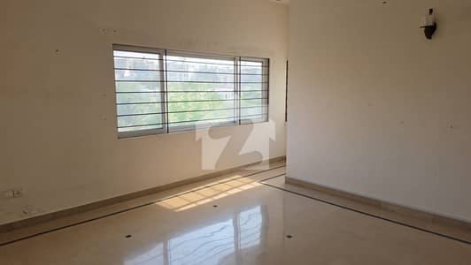 500 YARDS UPPER PORTION FOR RENT