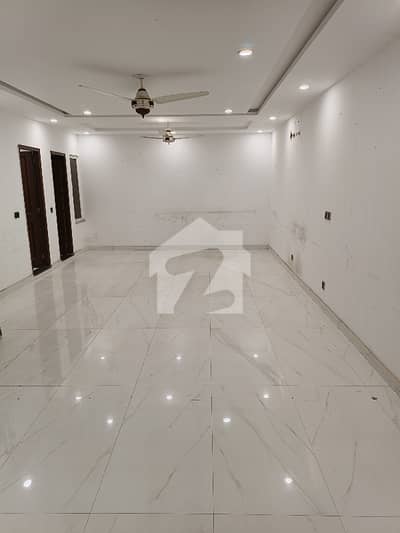 لیک سٹی میڈوز لاہور میں 4 مرلہ Studio عمارت 90.0 ہزار میں کرایہ پر دستیاب ہے۔