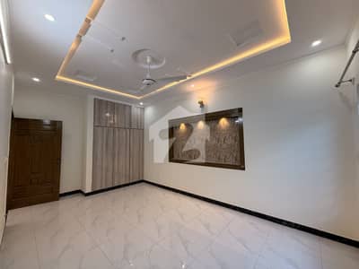 30*60 Uper Portion available For Rent G-13/2 Tile flooring