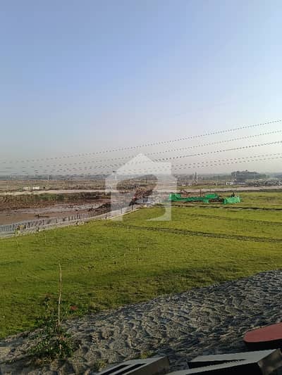 مارگلہ انکلیو مارگلہ ایونیو,اسلام آباد میں 1 کنال رہائشی پلاٹ 8.5 کروڑ میں برائے فروخت۔