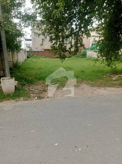 1 Kanal Residential Plot For Sale Prime Location Near Penta Square & Park Big Commercial Markit