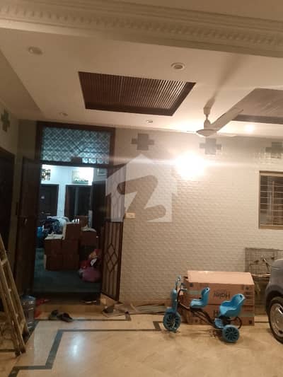 واپڈا ٹاؤن فیز 1 واپڈا ٹاؤن,لاہور میں 5 کمروں کا 10 مرلہ مکان 2.1 لاکھ میں کرایہ پر دستیاب ہے۔