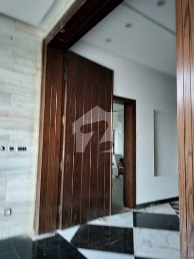 1 KANAL BRAND NEW 5 BEDROOM DOUBLE UNIT HOUSE FOR SALE