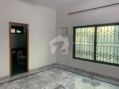 I-8/3 House Sized 2800 Square Feet For rent