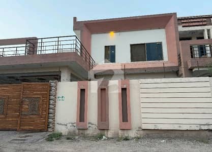 بوسان روڈ ملتان میں 6 کمروں کا 11 مرلہ مکان 90.0 ہزار میں کرایہ پر دستیاب ہے۔