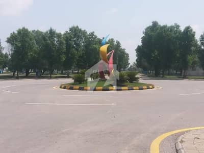 بحریہ ایجوکیشن اینڈ میڈیکل سٹی لاہور میں 10 مرلہ رہائشی پلاٹ 35.0 لاکھ میں برائے فروخت۔ بحریہ ایجوکیشن اینڈ میڈیکل سٹی لاہور میں 10 مرلہ رہائشی پلاٹ 35.0 لاکھ میں برائے فروخت۔