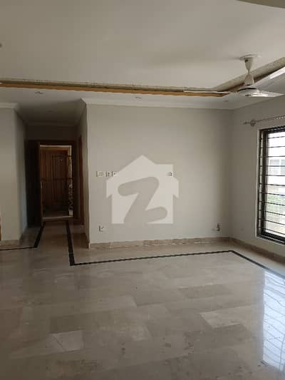 10 Marla Portion Available For Rent