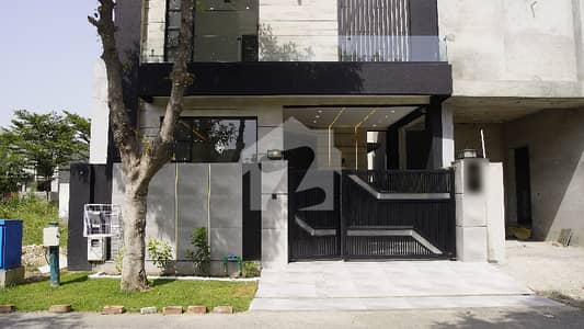 A Prime Location House Of 5 Marla In DHA 9 Town - Block B A Prime Location House Of 5 Marla In DHA 9 Town - Block B