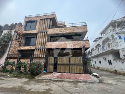 Designer House for Sale in Canal Fort Lahore 10 Marla Strong Build Not made for Sale Purpose