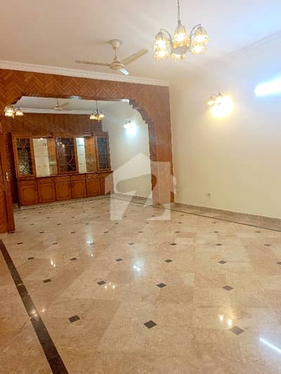6 Bed Unfurnished Full House for Rent in F-11/2 Islamabad | Ideal Family Living
