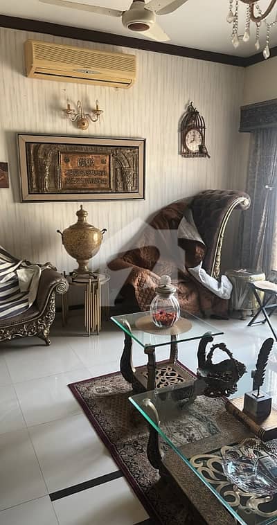 500 YARDS BUNGALOW AVAILABLE FOR SALE