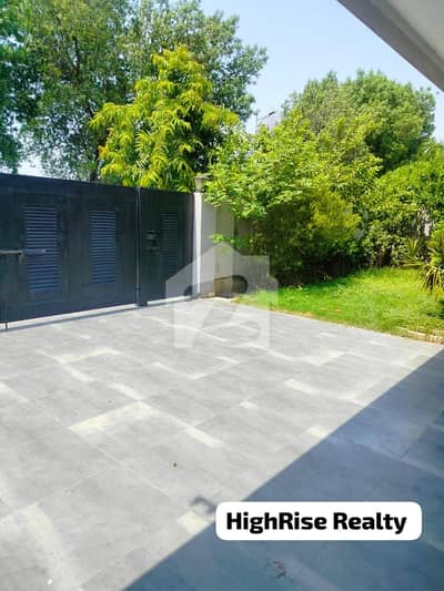 Dha Phase 6 1Kanal Fully Furnished House Prime Location