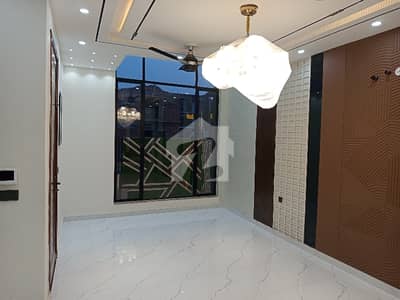 5 Marla Upper Portion Situated In Central Park Housing Scheme For rent