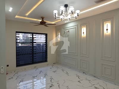 A Spacious 5 Marla Lower Portion In Central Park Housing Scheme