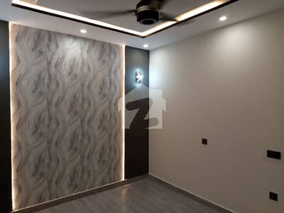 Good 5 Marla Lower Portion For rent In Central Park Housing Scheme