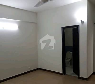 12 Marla Flat For rent In Askari 11 - Sector B Lahore In Only Rs. 180000