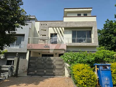 10 Marla House For Rent In Lake View, Bahria Town Phase 8 5 Beds | Gas Installed | Near School & Commercial