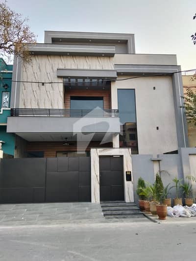 Prime Location In Wapda Town - Block C1 10 Marla House For Sale Prime Location In Wapda Town - Block C1 10 Marla House For Sale
