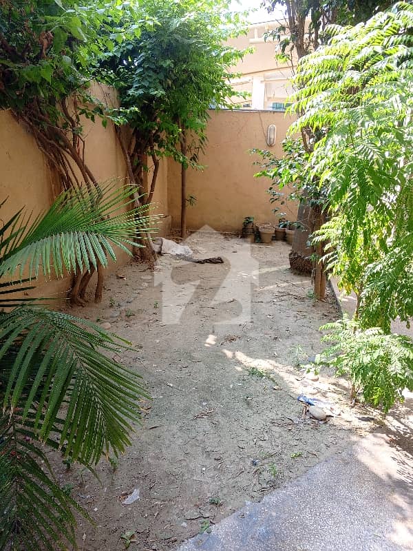 12Marla 4bed neat clean House 12Marla 4bed neat clean House