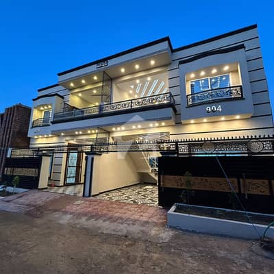 Prime Location Snober City House Sized 5 Marla Is Available
