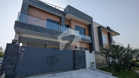 10 Marla Brand New House 1st Entry Available For Rent | Brand New | Near To Main Road
