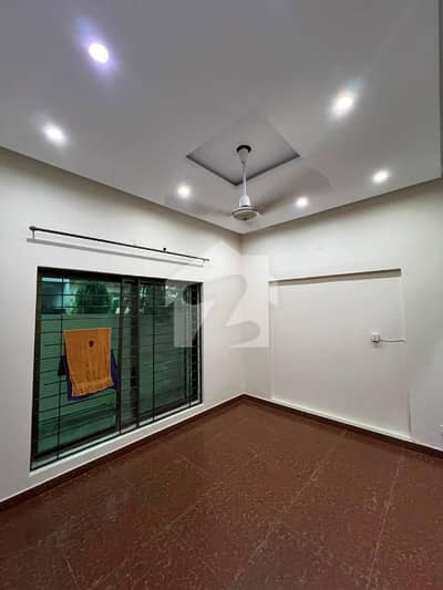 5 Marla Dubble Story House For Sale In Eden Boulverd Society College Road Lahore