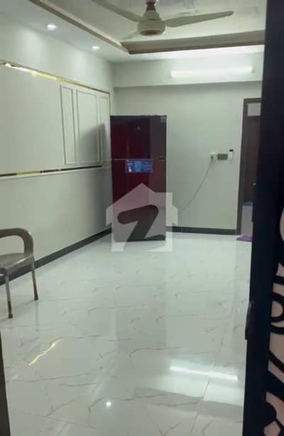 Buy A Prime Location Flat Of 900 Square Feet In Jamshed Road