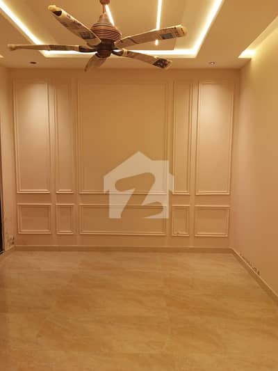 10 Marla Brand New House At Top Location