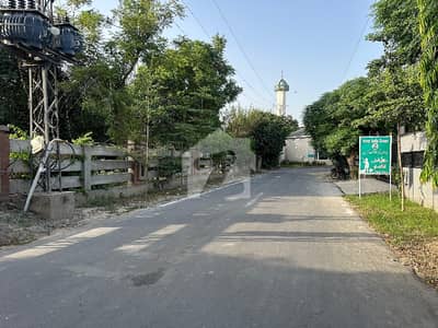 صوفیہ فارم ہاؤسز بیدیاں روڈ,لاہور میں 4 کنال رہائشی پلاٹ 6.4 کروڑ میں برائے فروخت۔