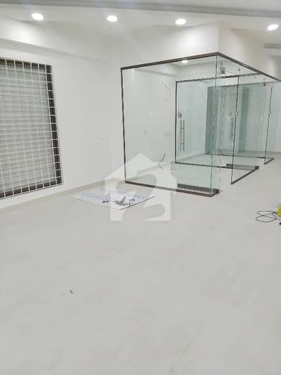 Shahraefaisal 2nd Showroom Available On Rent Ideal For Bank, E Bikes ,Labs,Banquet Or Any Type Main Road Business