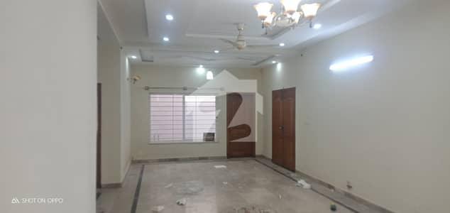 جی ۔ 15/2 جی ۔ 15,اسلام آباد میں 6 کمروں کا 14 مرلہ مکان 6.25 کروڑ میں برائے فروخت۔