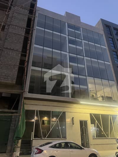 ڈی ایچ اے فیز 8 ڈی ایچ اے ڈیفینس,کراچی میں 8 مرلہ Studio عمارت 20.0 لاکھ میں کرایہ پر دستیاب ہے۔