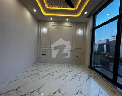 5 MARLA HOUSE FOR RENT