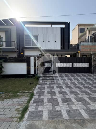 10 Marla Brand New Upper Portion Available for Rent in Central Park Housing Scheme, Lahore 10 Marla Brand New Upper Portion Available for Rent in Central Park Housing Scheme, Lahore