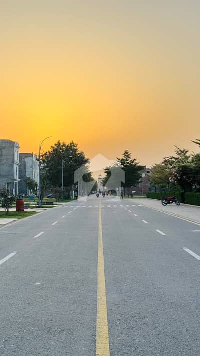 اومیگا ریزیڈینسیا لاہور - اسلام آباد موٹروے,لاہور میں 5 مرلہ رہائشی پلاٹ 32.0 لاکھ میں برائے فروخت۔