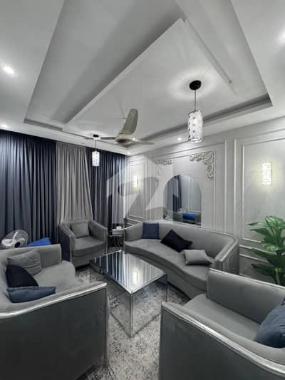 3 Bed DD First Floor | Road Facing | Reserved Parking | 24/7 Lift & Security | No Water, Gas & Load Shedding Issues | Prime Block 7, Main University Road 3 Bed DD First Floor | Road Facing | Reserved Parking | 24/7 Lift & Security | No Water, Gas & Load Shedding Issues | Prime Block 7, Main University Road