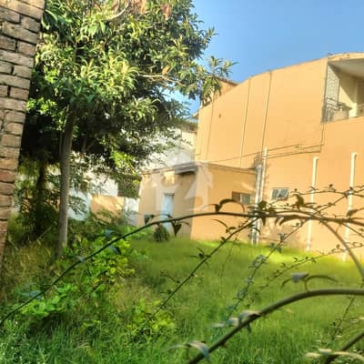 Corner Old House For Sale At Very Much Attractive Price Corner Old House For Sale At Very Much Attractive Price